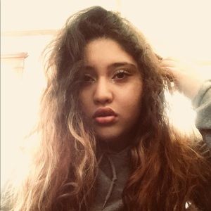 Meet your Posher, Nayeli